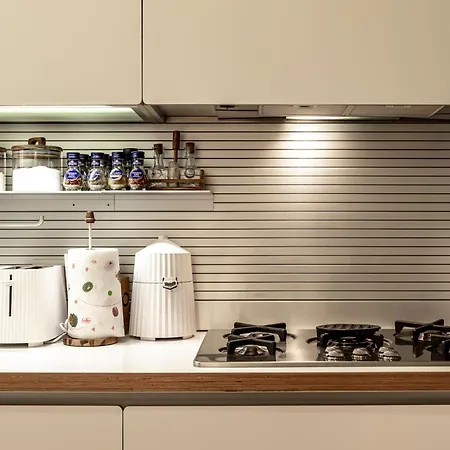 Manzoni 76 * 斯培西亚