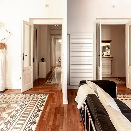 Manzoni 76 Apartment *