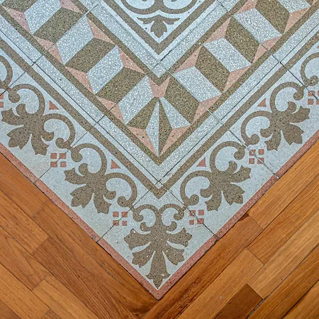 Manzoni 76 * 斯培西亚